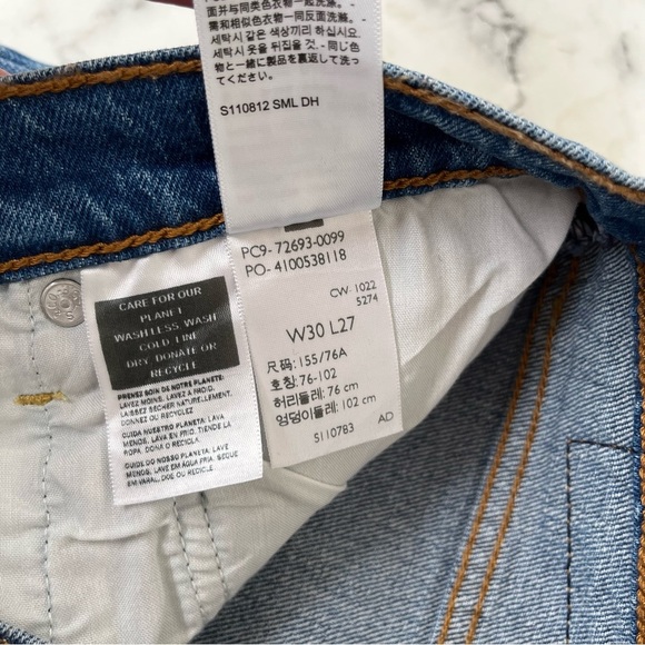 Levi’s Premium Denim RIBCAGE Straight Ankle Jeans In Jeans Color Women’s Size 30 - Picture 15 of 16